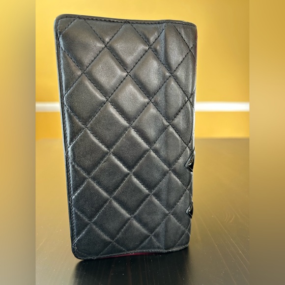 CHANEL Cambon Quilted long lambskin wallet / patent CC logo / hot pink interior - Picture 3 of 15